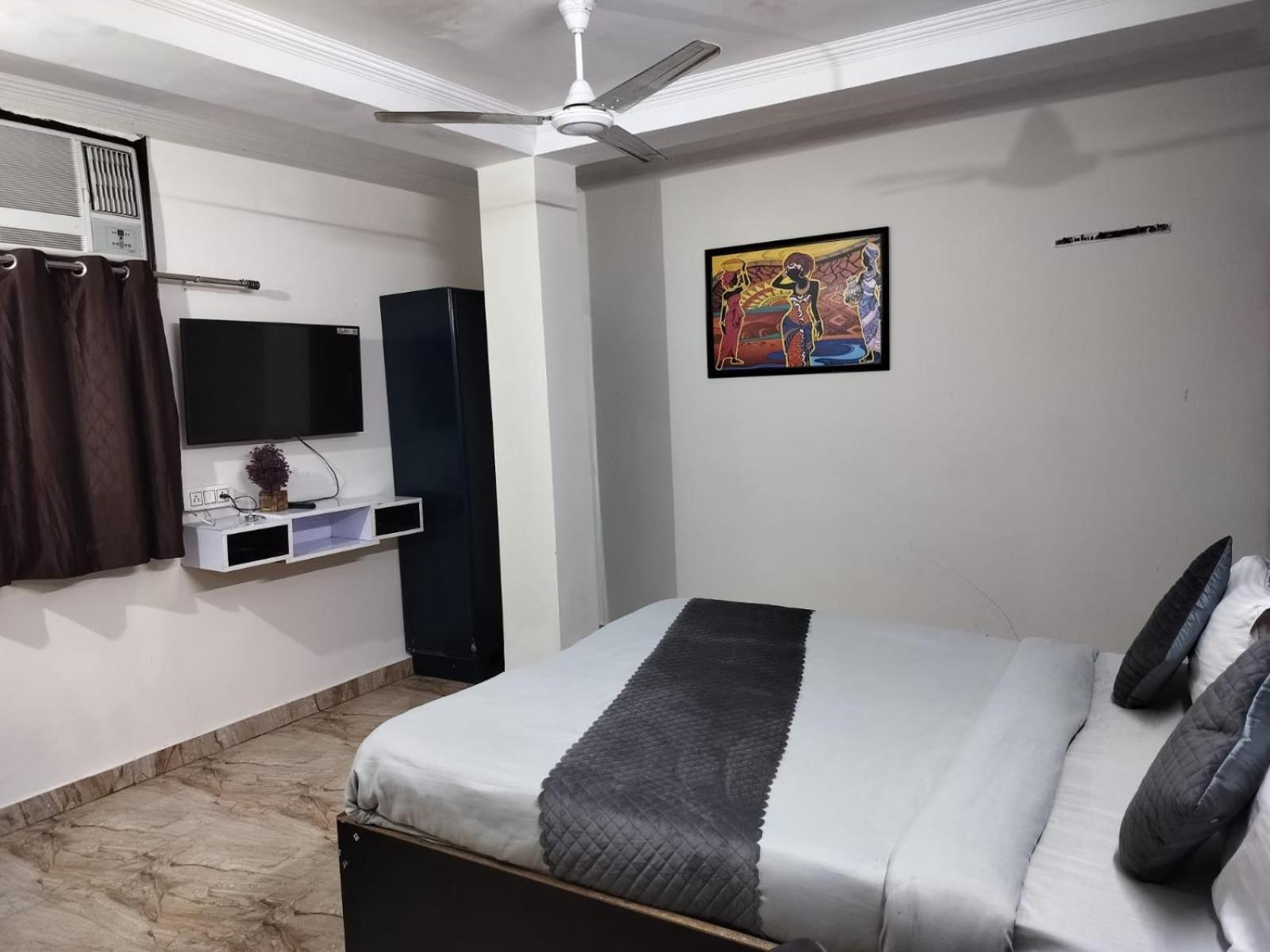 Embassy - Near Chanakyapuri Embassy Area Hotel 4*